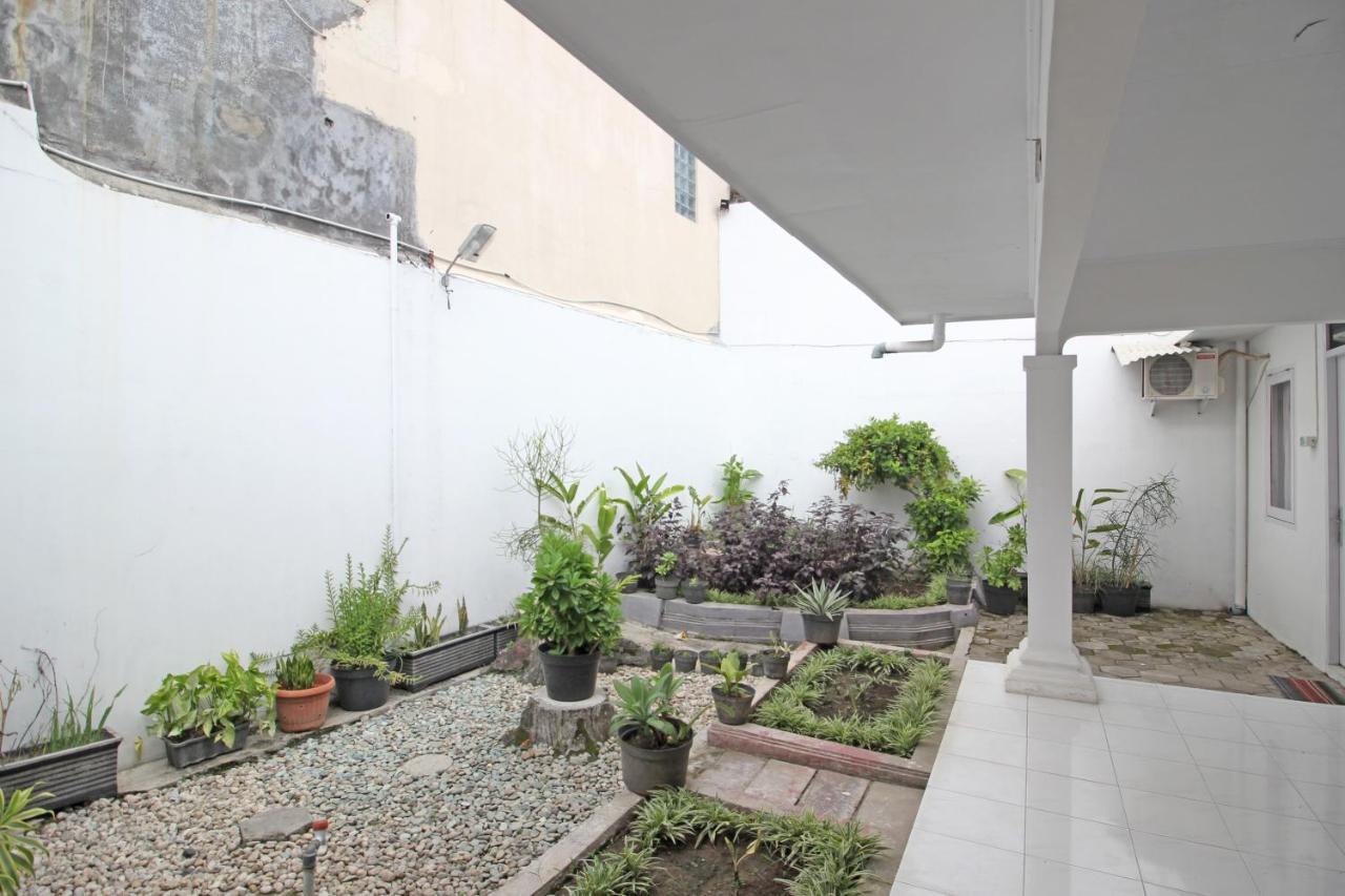 Reddoorz Near Terminal Tirtonadi Hotel Surakarta  Exterior photo
